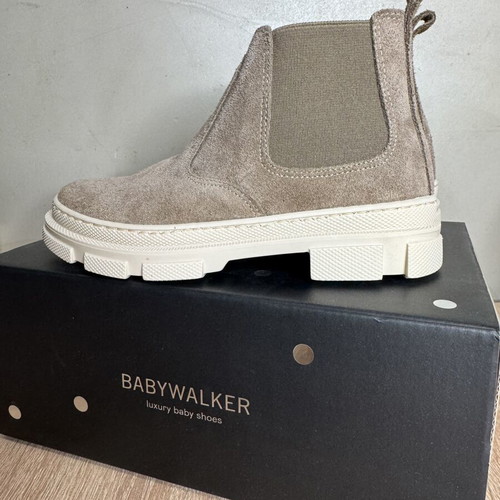 Babywalker suede boots size 28 new, beige and grey