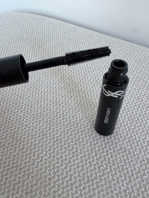 YSL Mascara 1 Sculpted Black καινούργιο