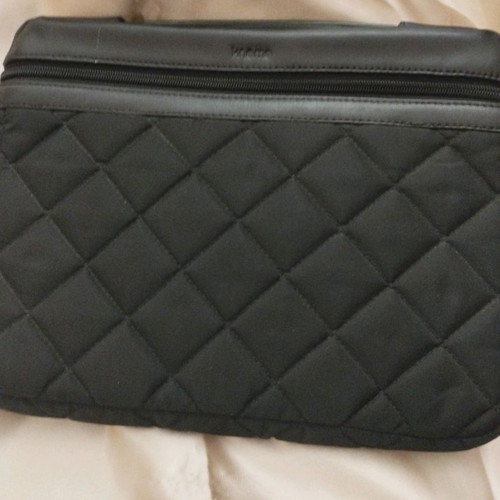 Knomo tablet sleeve bag used, leather and quilted fabric