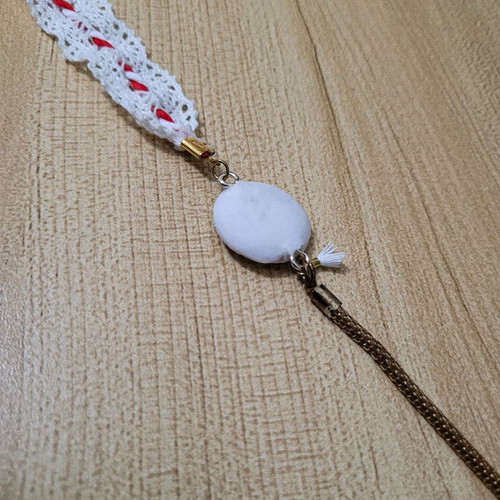 Martis bracelet like new, handmade with red and white thread
