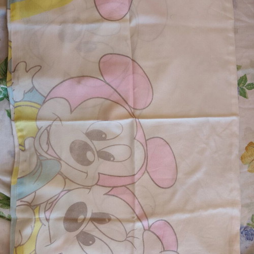 Duvet covers, sheets and pillowcases used for single bed, set of 2