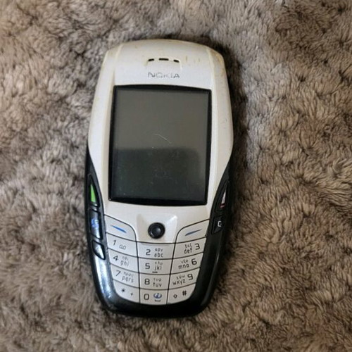 Nokia 6110 used without battery with charger