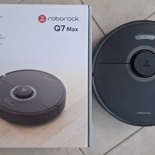 Roborock Q7 Max robot vacuum like new, 4200 Pa suction, 3-hour autonomy