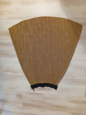 Gold Pleated Skirt one size, new by JusTop