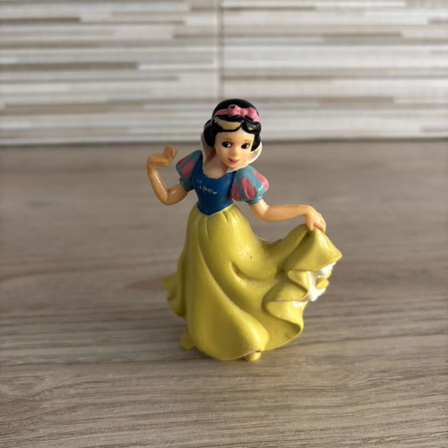 Disney Snow White figure from Bullyland collectible miniatures series