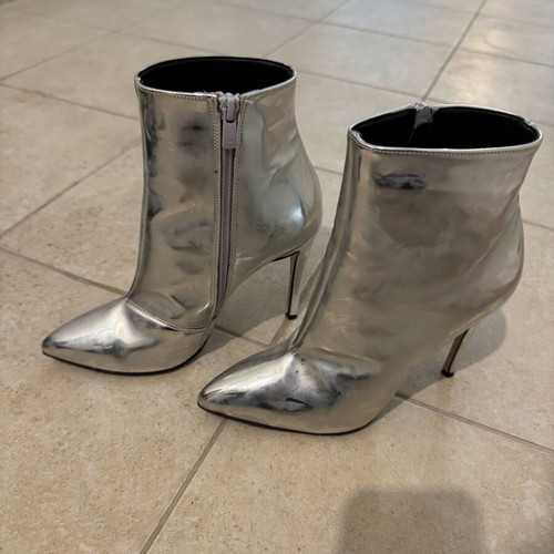 Sante women's ankle boots like new, silver, size 38