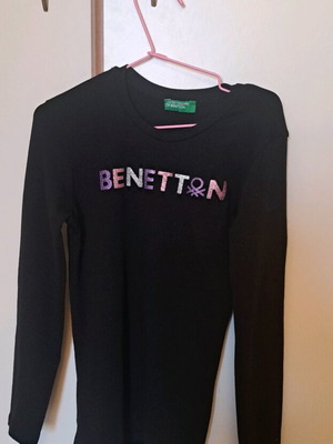 Benetton girls blouse used, size 7-8 years, black multicolor