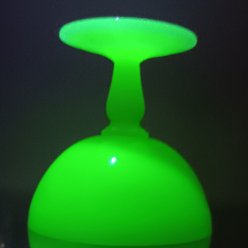 RARE Vintage Fruit Bowl Uranium Glass Jadeite '30s - Glows GREEN under UV