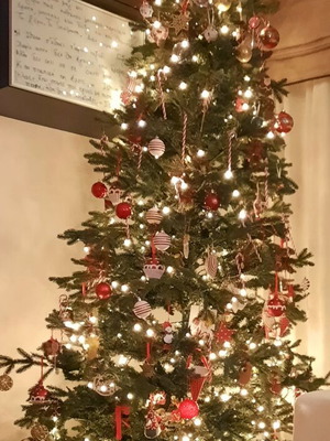 Christmas tree like new, 210cm, 3 parts, metal base