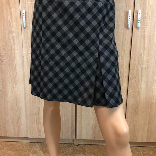 Marks & Spencer skirt new, size M/L, grey and black