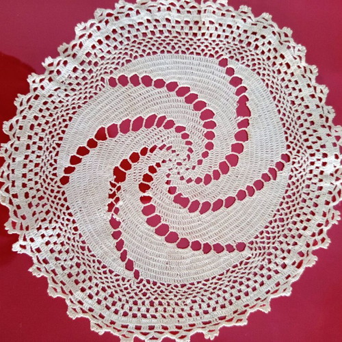 Vintage handmade crochet doily used, beige spiral design 25 cm