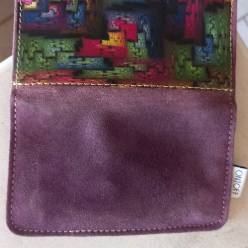 Leather tobacco case like new with magnetic closure