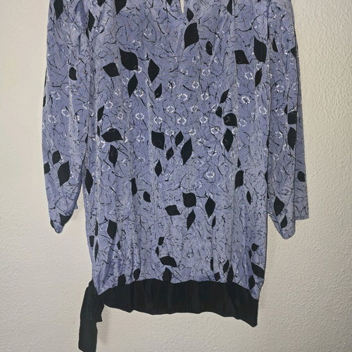 Women's clothing set like new with pattern