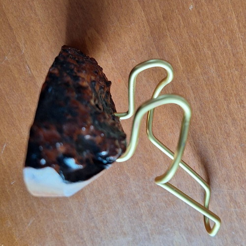 Pipe holder stand like new, reiki and metal