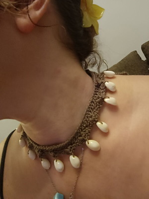Handmade braided necklace with shells, new, brown