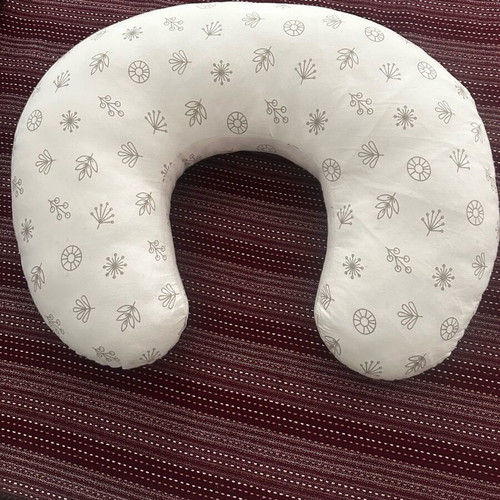 Loreli Nursing Pillow like new
