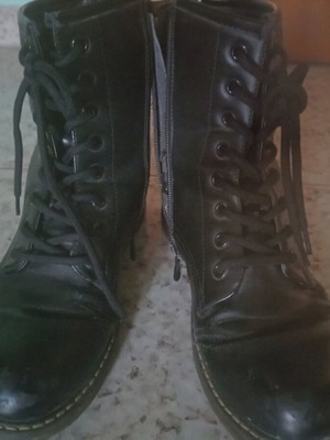 Used Arvylakia boots size 38 black