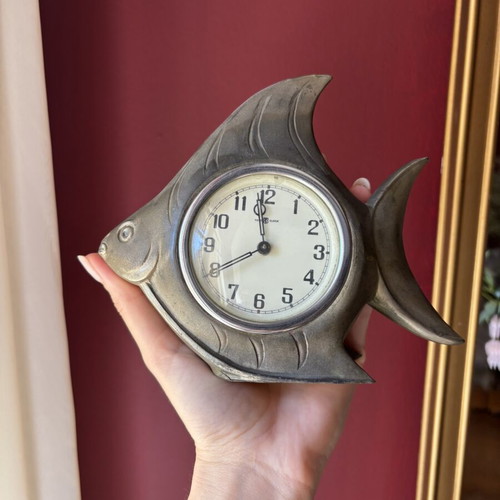 Vintage fish tabletop clock used, metal decorative