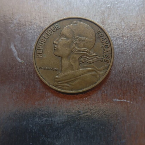 France 1967 20 Centimes Coin like new