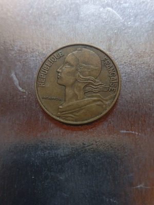 France 1967 20 Centimes Coin like new