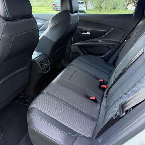 Peugeot 3008 Allure 2021 hybrid plug-in SUV like new