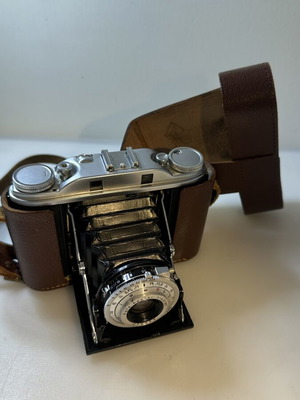 Agfa Isolette III folding camera used, 120 film, 1950s