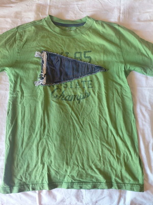 Tommy Hilfiger T-shirt like new, size 8-10 years, green
