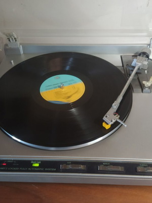 JVC QL F300 quartz direct drive πικάπ μεταχειρισμένο, αυτόματο