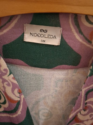 Nidodileda cardigan like new, size S/M, pink and green
