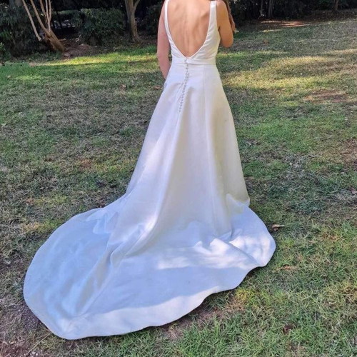Wedding dress used in ivory color, size S/36/8