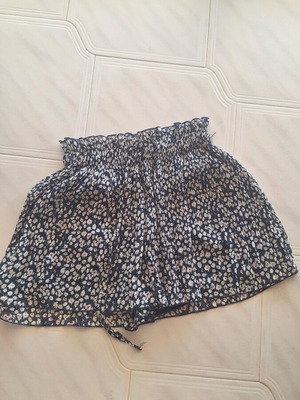 Pink Woman Floral Skort with Elastic Waist Size S like new