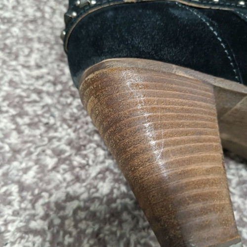 Italian leather ankle boots like new, size 39, black