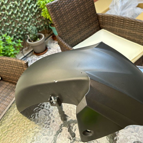 X-TOWN 300i ABS Special Edition front fender like new, genuine