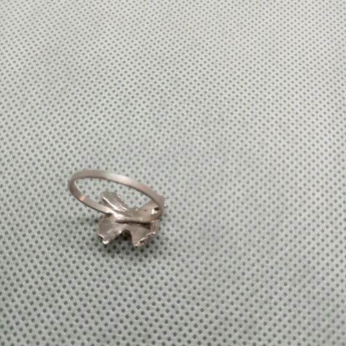 Bow ring with rhinestones size 7.25