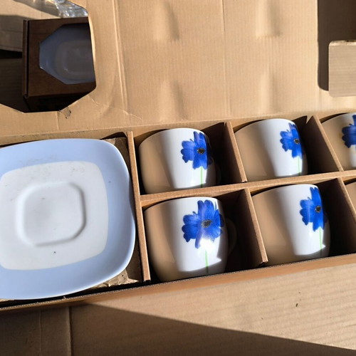 Set of 12 tea cups new