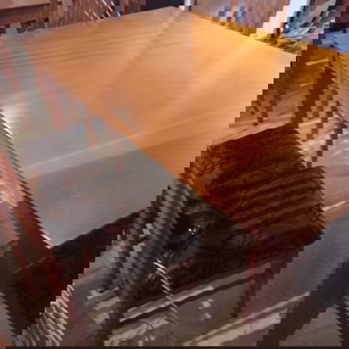 Τραπεζαρία με έξι καρέκλες μεταχειρισμένη