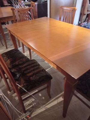 Τραπεζαρία με έξι καρέκλες μεταχειρισμένη