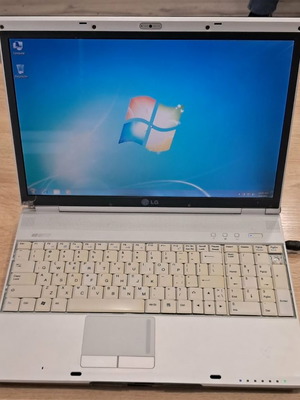 LG λάπτοπ μεταχειρισμένο με Intel Pentium T2370, οθόνη 15,4", 500GB HDD, Windows 7