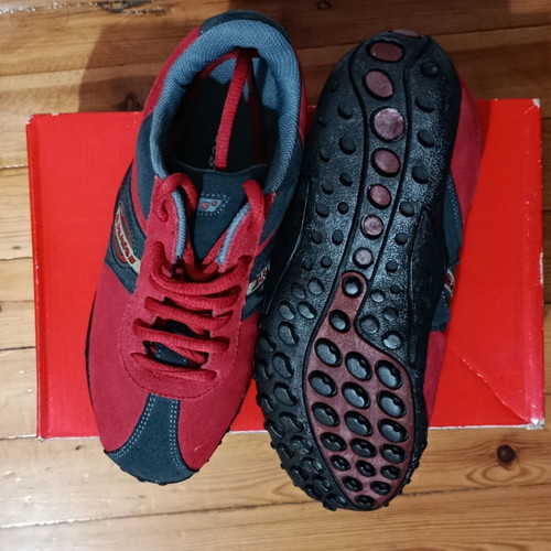 Dickies unisex sport shoes No 38 red collectible, new