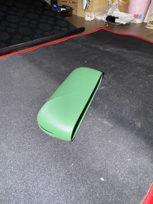 Silicone case for IQOS iluma in cypress, like new