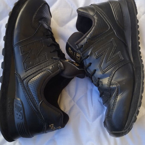New Balance 574 sneakers size 39 like new, black with gold details