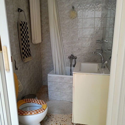 Ground floor house for rent in N. Faliro 85sqm with yard