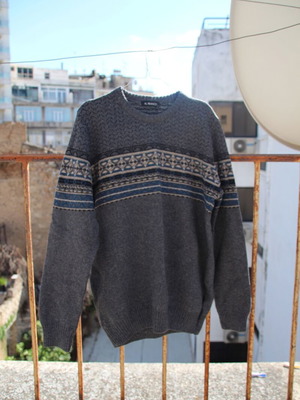 Knitted sweater size L like new, gray