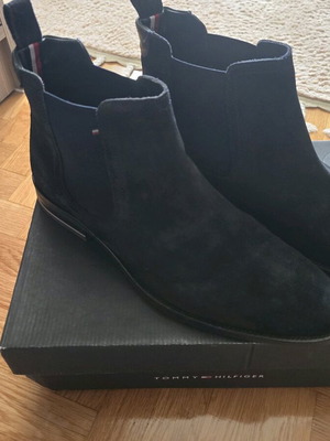 Tommy Hilfiger Chelsea ankle boots navy size 45 like new
