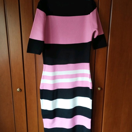 Brigitte boutique knitted dress like new, midi, fitted, black and pink