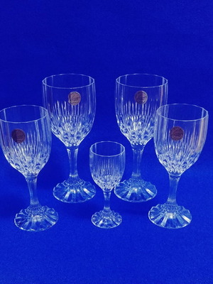 Cristal D'arques Bretagne stemmed glasses France 90s new