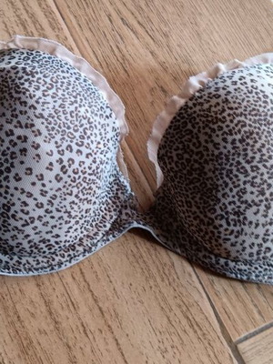 Bra with padding for lift, like new, size 80, beige