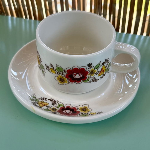 3 Vintage coffee cups with saucers
