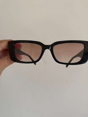 Black sunglasses new with gradient lenses in rectangular design