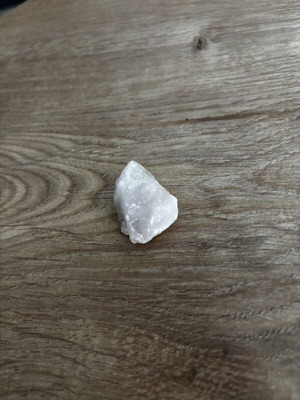 Natural White Quartz crystal for energy and clarity